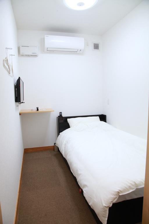 Simple Sleep 個室カプセル Hitoyoshi Exterior foto
